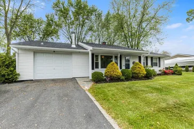 103 Nicholson Dr
