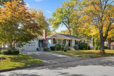 26 Crowningshield Rd 1
