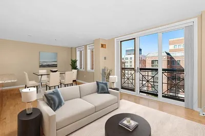 10 Rogers Street #428 1
