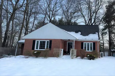 33 Brewster St 1