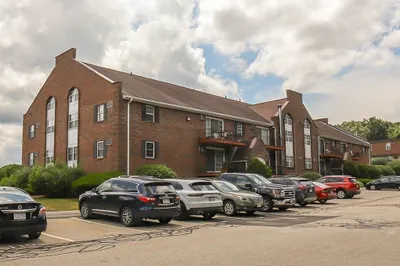 10 Williamsburg Ct #21