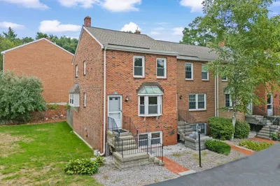 51 Derryfield Ct #51