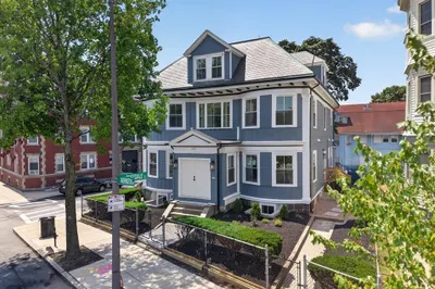 533 Washington Street 1