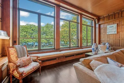 414 Beacon Street #Parlor 1