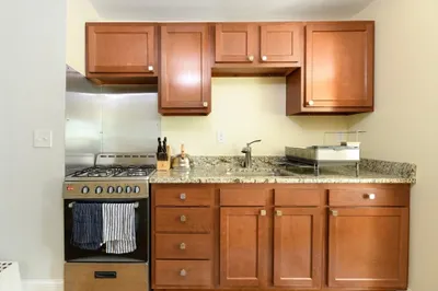 53 Laurel St #3