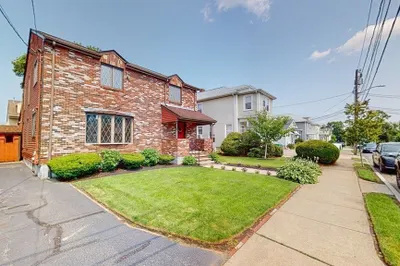 20 Woodrow Ave