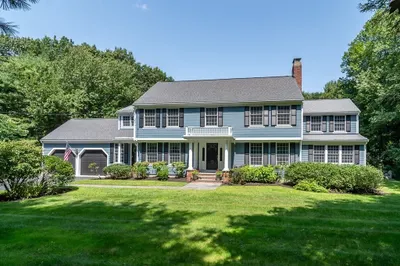 4 Ledgewood Drive 1