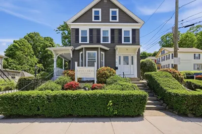 52 Pleasant Street 1