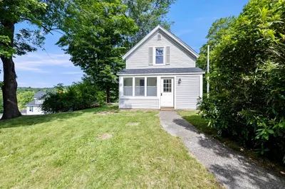 73 Sargent St 1