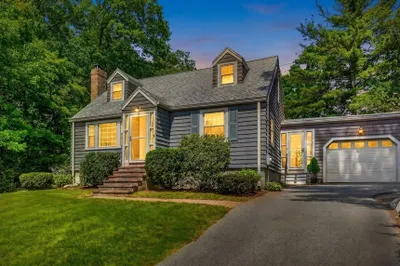 7 Pine Hill Rd