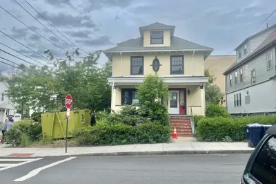 47 Pleasant St 1