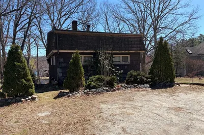133 Lakeshore Dr 1