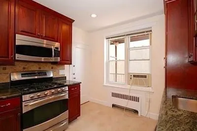 88 Strathmore Rd #8