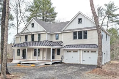 9 Betsy Lane 1