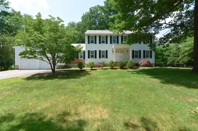 108 Bay Colony Drive