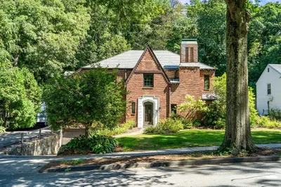 72 Beverly Rd 1