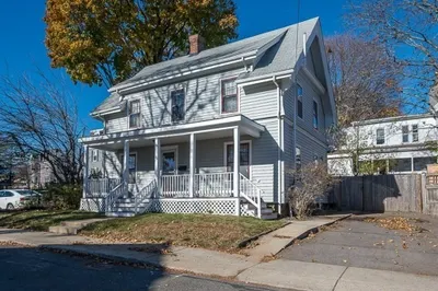 25 Ellis Ave 1