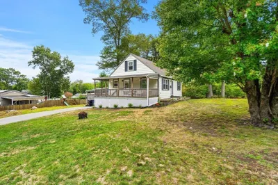 300 Torrey St 1