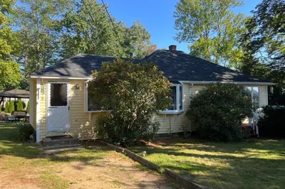 19 Pinecroft Ave