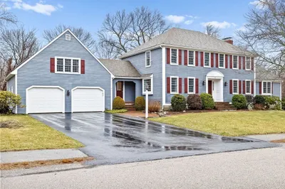 9 Windward Ln