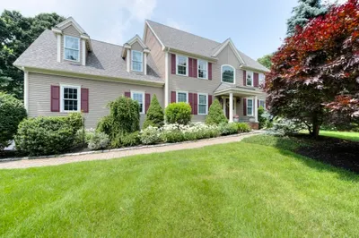 8 Rolling Hill Road 1