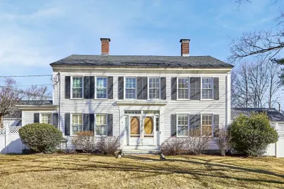 4 Lowell Rd #4
