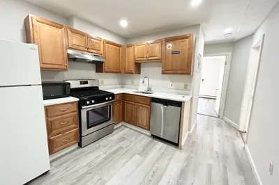 92 Hammond Street #1 1