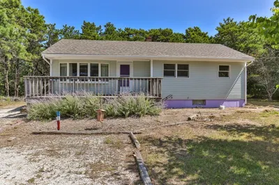 8 Pine Ridge End