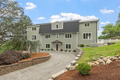 60 Murphy Rd 1
