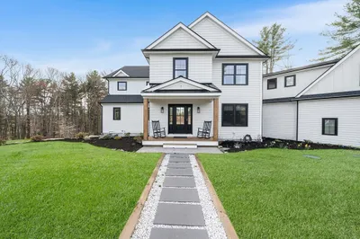 1 Frontier Ln 1