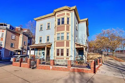 3 Wensley St #1