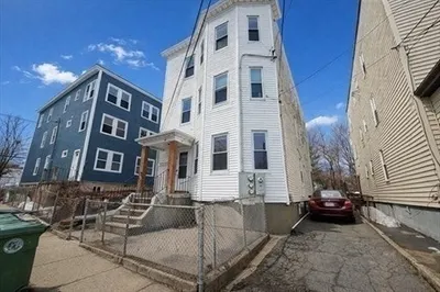 8 Berkeley St #2 1