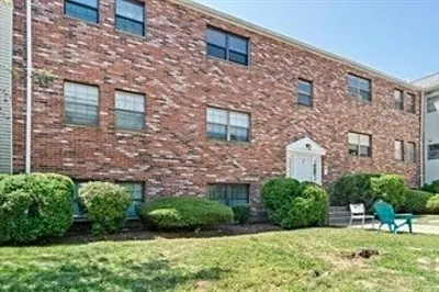 8 Jackson Street #B-4 1