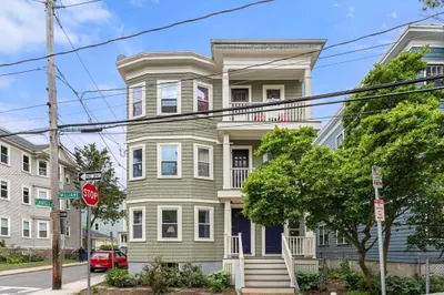 111 Williams St #3