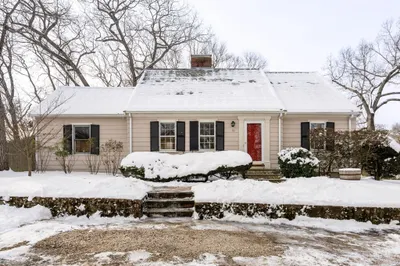16 Colby Rd