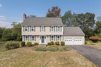 1 Fieldstone Dr 1
