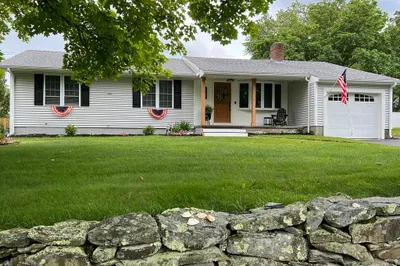 805 Pearse Rd 1