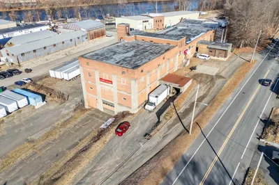 30 Buckley Blvd 1
