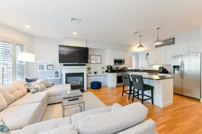 313 K St #2