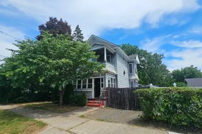 179 Oak St 1