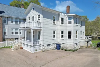 24 Colbert St