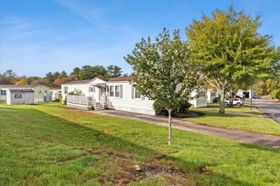 6 Wampanoag Rd