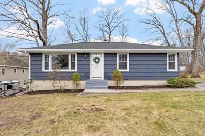 5 Ronald Ln