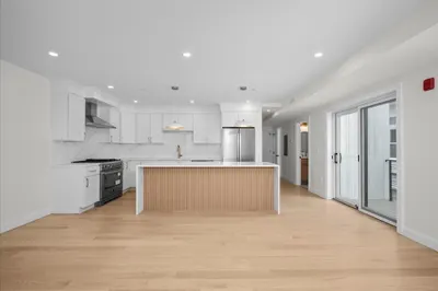 595 Broadway #302 1