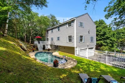 23 Surrey Rd