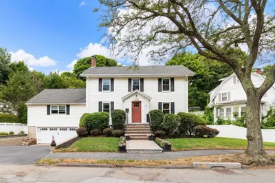 32 Fuller Ave 1