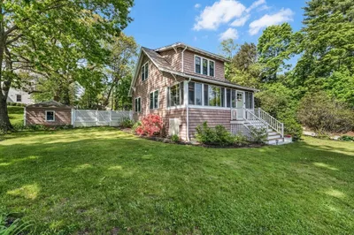 296 N Main St 1