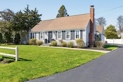 110 Mariners Ln 1