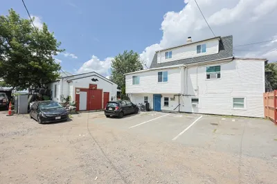 867 N Shore Rd 1