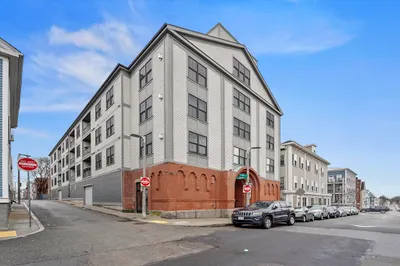 309 E Street #23